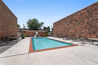 865 Wilshire Blvd in Metairie, LA - Building Photo - Building Photo