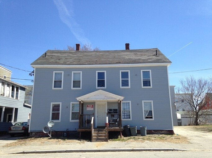 215 Blake St in Lewiston, ME - Building Photo