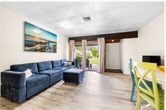 3523 Longmeadow in Sarasota, FL - Building Photo - Building Photo