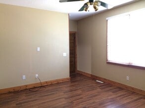 1648 Finley St in Dubuque, IA - Building Photo - Building Photo