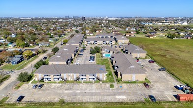 The Remington in Freeport, TX - Building Photo - Building Photo