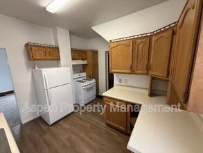 824 Harrison Ave in Burlington, IA - Building Photo - Building Photo