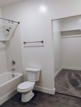 875 S Depot St, Unit 230 #A in Clearfield, UT - Foto de edificio - Building Photo