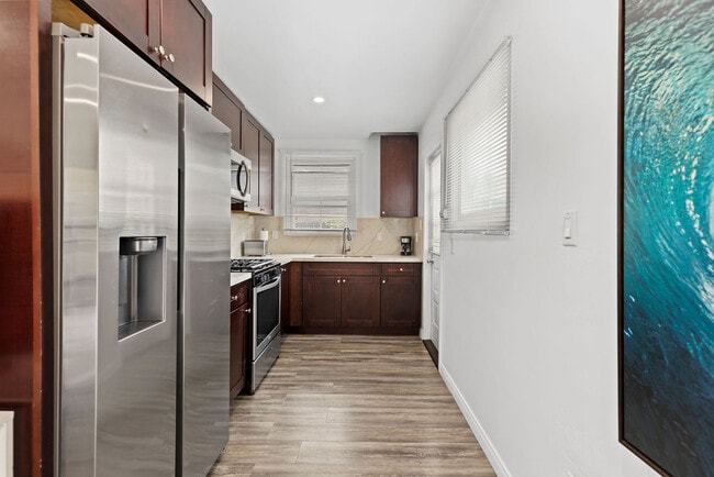 512 W Juniper St in San Diego, CA - Foto de edificio - Building Photo