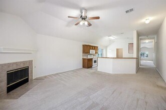 10425 Lake Brook Dr in Hurst, TX - Building Photo - Building Photo