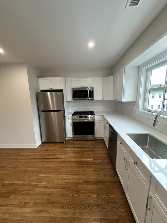 136 Nelson Ave, Unit #2 in Harrison, NY - Building Photo