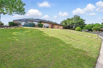 8701 Canyon Crest Rd in Fort Worth, TX - Building Photo - Building Photo
