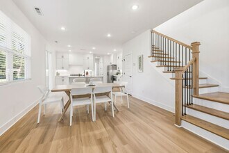 1324 Van Buren Ave in Fayetteville, AR - Building Photo - Building Photo