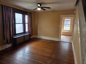 228 E Ettwein St in Bethlehem, PA - Foto de edificio - Building Photo