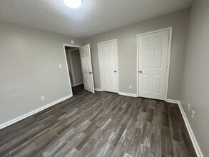 9 Carlton Pl in Jackson, TN - Foto de edificio - Building Photo