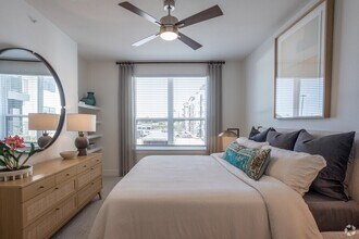 6002 Westview Dr in Houston, TX - Building Photo - Building Photo
