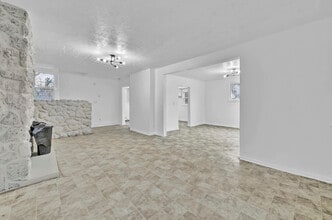 9502 Talbot Ave in Cleveland, OH - Foto de edificio - Building Photo