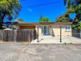 2154 Coronado Ave in Napa, CA - Building Photo