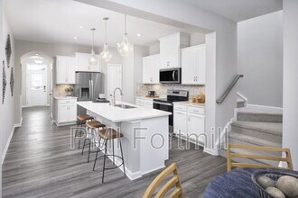 8105 Overmeadow Ln in Charlotte, NC - Building Photo - Building Photo