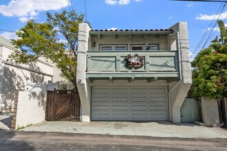 516 Rosecrans Ave in Manhattan Beach, CA - Building Photo - Building Photo