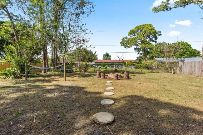 581 NW Cornell Ave in Port St. Lucie, FL - Building Photo - Building Photo