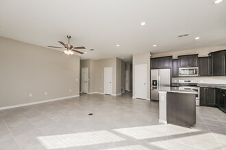 1880 Cayman Cove Cir in St. Cloud, FL - Building Photo - Building Photo