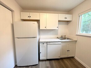 1942-1944-1944 SW Nebraska St in Portland, OR - Building Photo - Building Photo