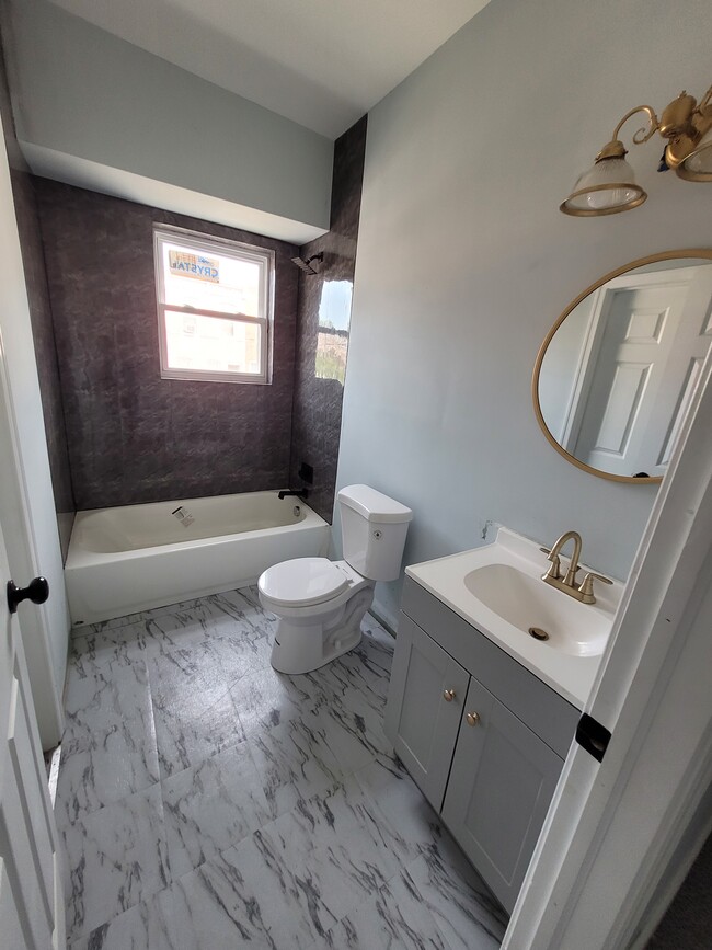 1333 N Milton Ave, Unit #2 in Baltimore, MD - Building Photo - Building Photo