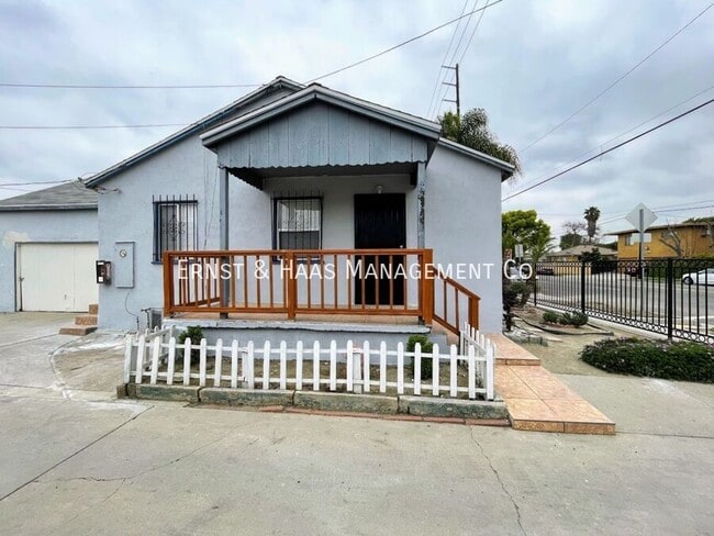 1401 N Bullis Rd in Compton, CA - Building Photo - Building Photo