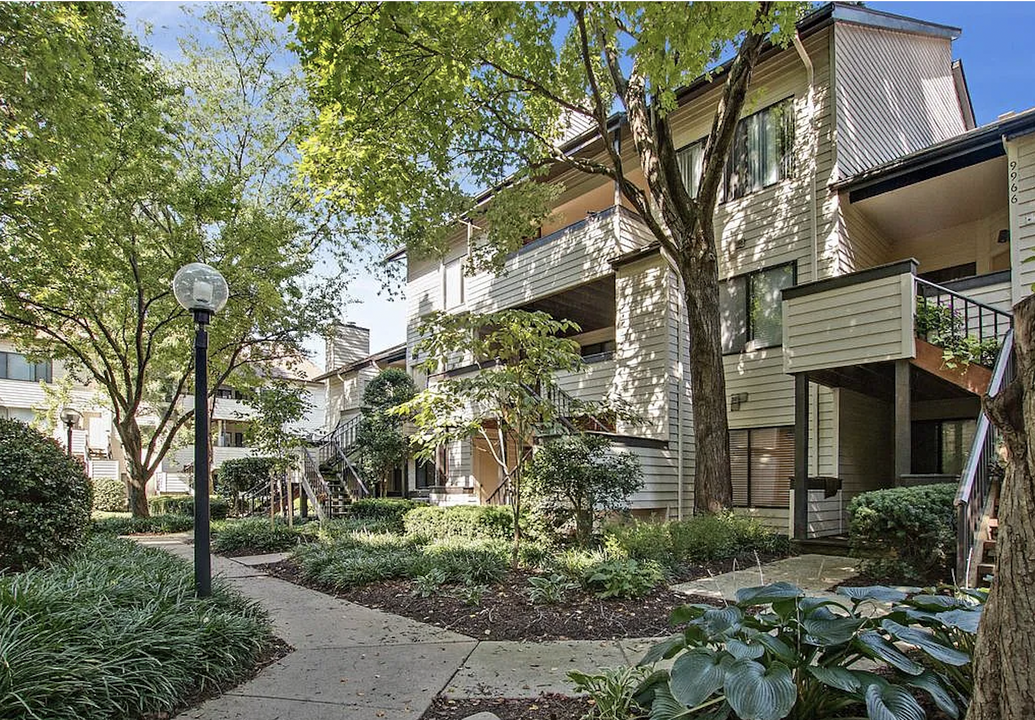 9960 Hellingly Pl, Unit 9960 Hellingly Pl in Montgomery Village, MD - Building Photo