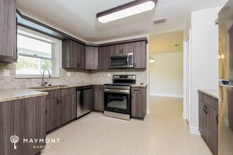 335 Medina Ct in Kissimmee, FL - Foto de edificio - Building Photo