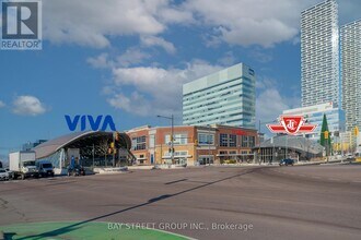 10 Honeycrisp Cres in Vaughan, ON - Building Photo - Building Photo