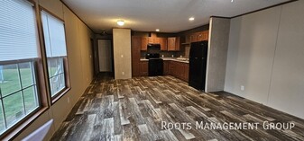 98 Elm Tree in Flint, MI - Building Photo - Building Photo