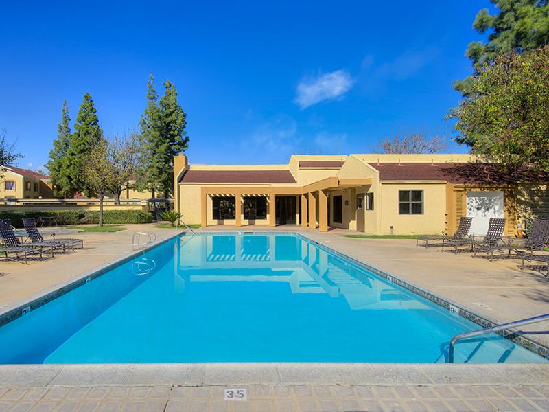 Estancia Ontario, CA Apartments