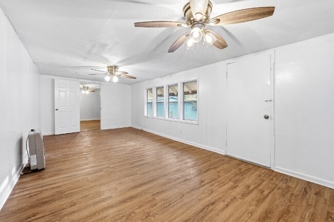 3831 King Dr in Douglasville, GA - Foto de edificio - Building Photo