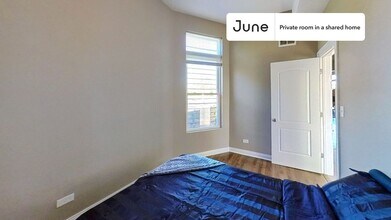 Private bedroom in 3 bed/1 bath Home in Chicago, IL - Building Photo - Building Photo