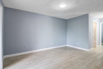 960 N Franklin Ave in Homestead, FL - Building Photo - Building Photo