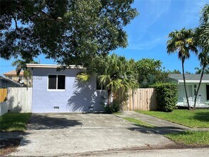1625 Fletcher St in Hollywood, FL - Building Photo - Building Photo