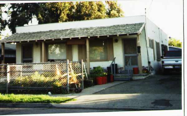 66-70 Buchanan Ct in East Palo Alto, CA - Building Photo - Building Photo