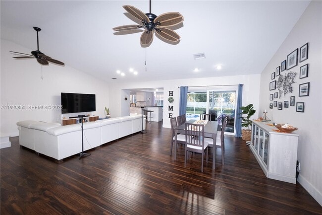 13331 NW 10th St in Sunrise, FL - Building Photo - Building Photo