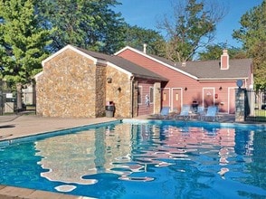 Pebble Point in Indianapolis, IN - Building Photo - Building Photo