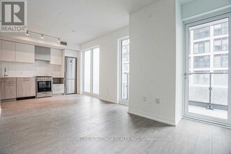 251-4251 Jarvis St in Toronto, ON - Building Photo - Building Photo