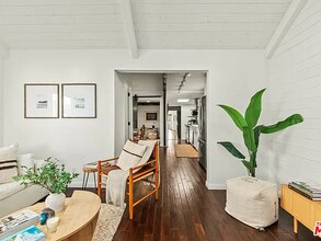 3012 Bentley Ct in Santa Monica, CA - Building Photo - Building Photo