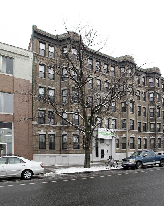 1056 Commonwealth Ave in Boston, MA - Foto de edificio