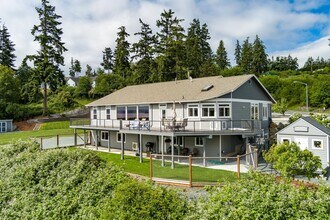 2060 SW Scenic Heights St in Oak Harbor, WA - Building Photo - Building Photo