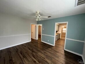 45 W Carver Dr in Pensacola, FL - Building Photo - Building Photo