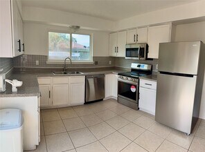 13035 Bassford Dr in Houston, TX - Building Photo - Building Photo