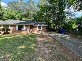 105 Meadowbrook Ct in Fayetteville, GA - Building Photo
