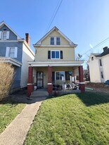 1020 Lakewood Ave in Pittsburgh, PA - Building Photo