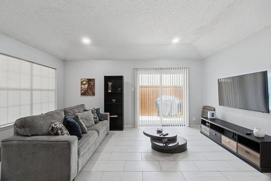 9780 Windy Rdg Rd-Unit -ID1363568P in Frisco, TX - Building Photo