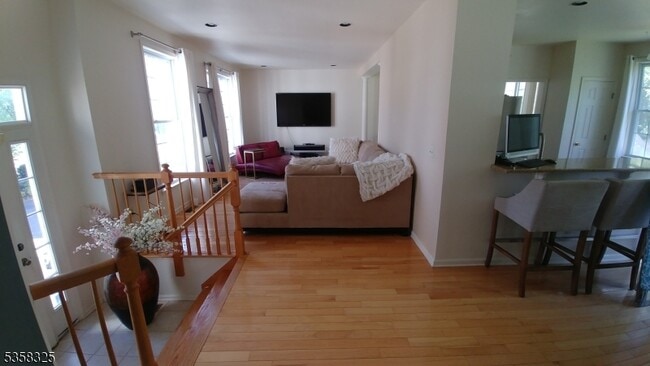 95 Arrowgate Dr in Randolph, NJ - Building Photo - Building Photo