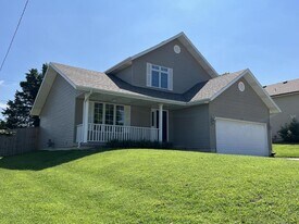 1504 W Highpoint Cir in Springfield, MO - Building Photo