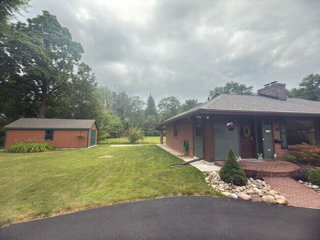 2158 Rankin Rd in Niskayuna, NY - Building Photo - Building Photo
