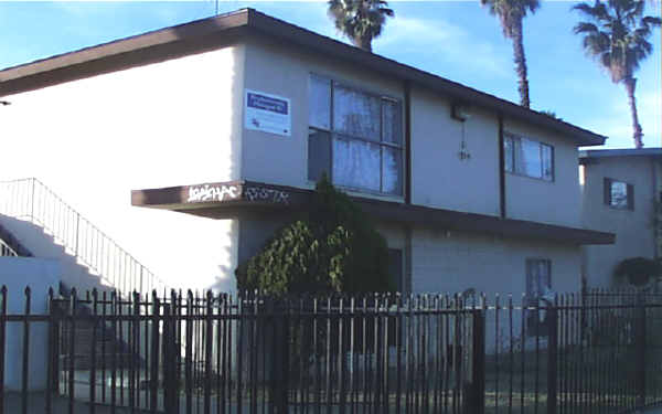 1539 S Calle Del Sol in Anaheim, CA - Building Photo - Building Photo