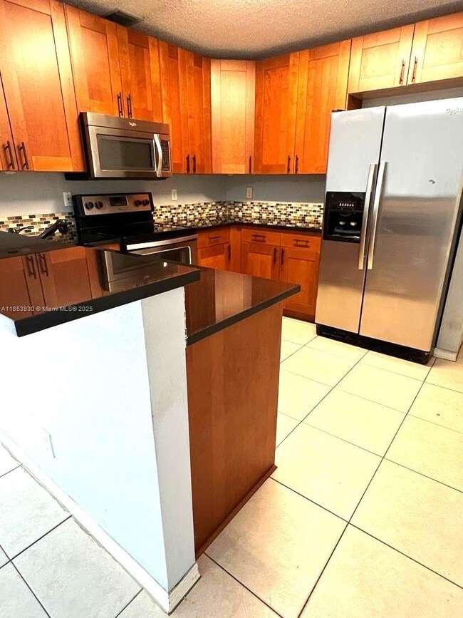 1109 SW 44th Way in Deerfield Beach, FL - Building Photo - Building Photo